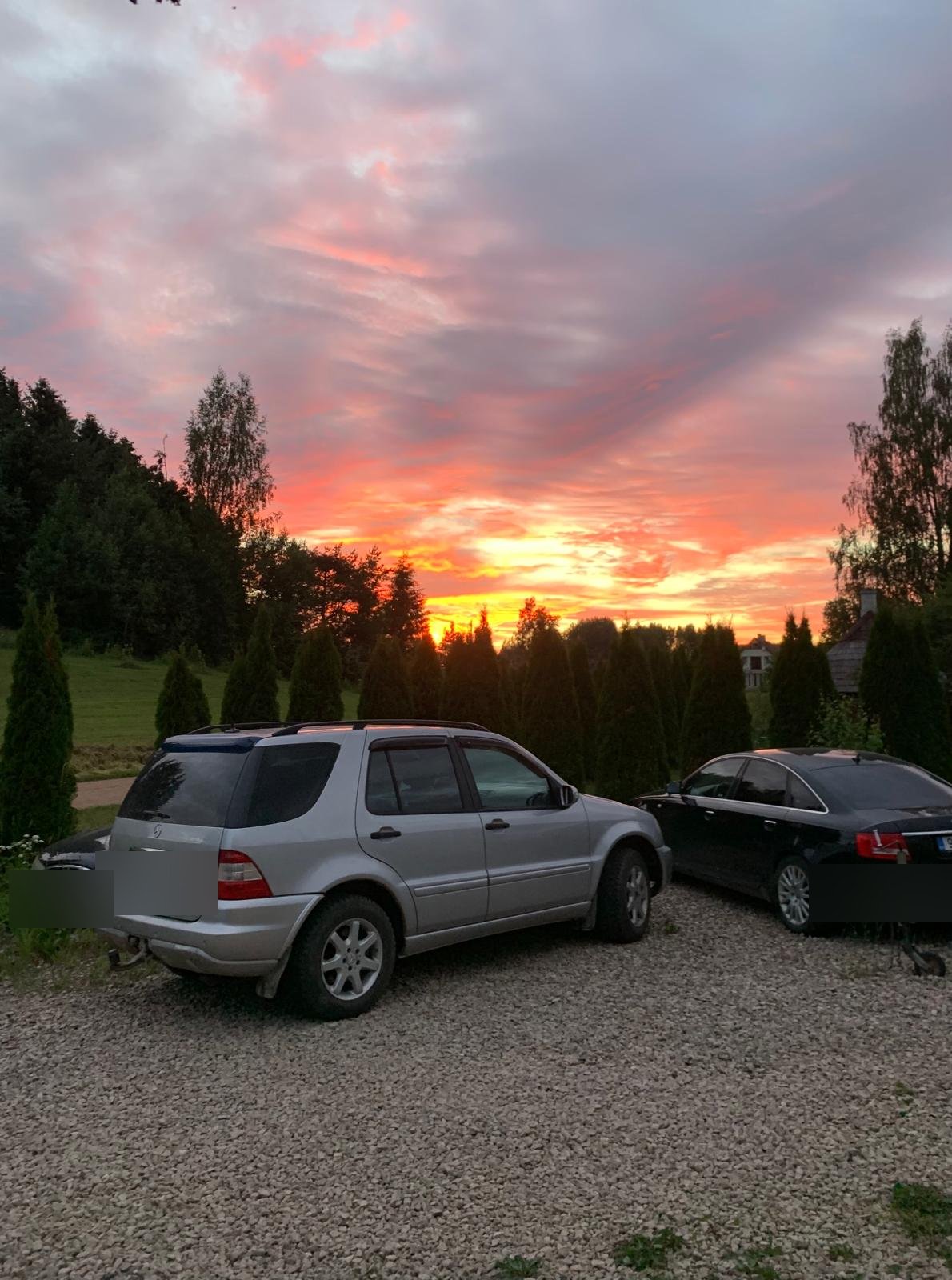 Парковка на закате