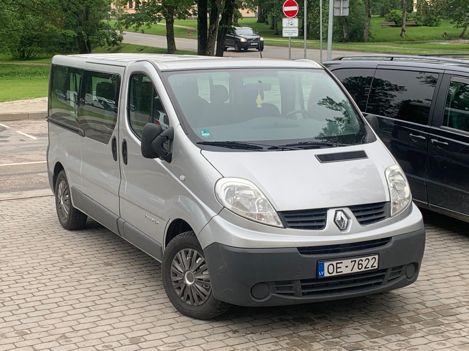 Микроавтобус Renault Trafic для трансфера